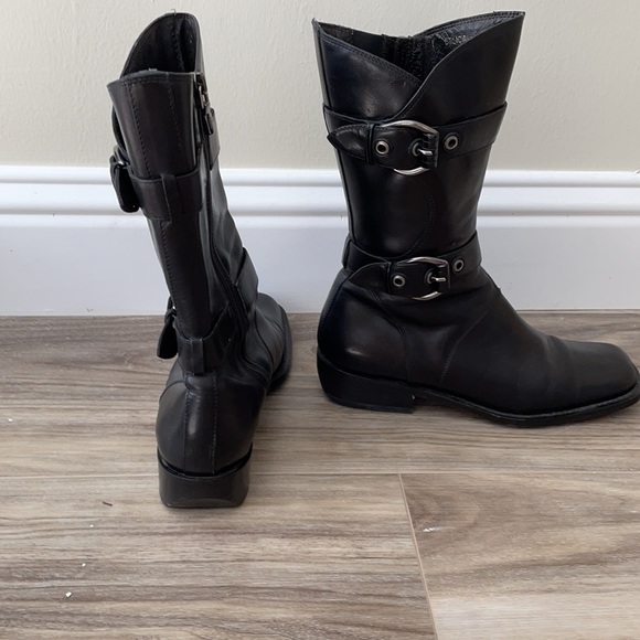 Great Donald Pliner boots gently used. - Picture 3 of 4